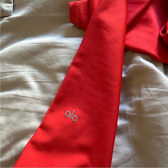 ALO Yoga Matching Set in Red Hot Summer - Picture 9 of 11